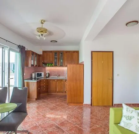 Apartment Nar Rtina